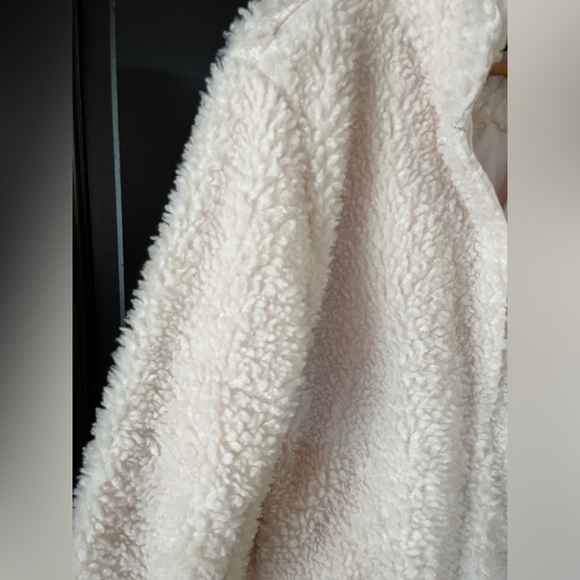 Banana Republic cream teddy jacket - Picture 3 of 6